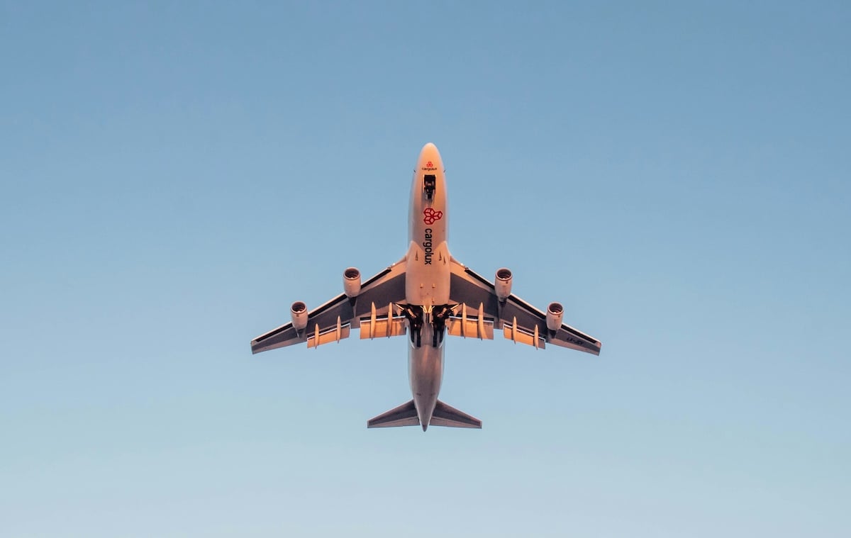 The underbelly of an airplane as an example of aviation photography