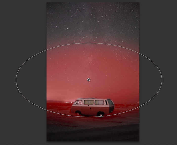 Reducing luminosity gradient above the horizon with a radial filter