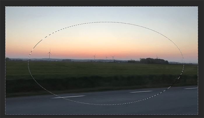 A screenshot showing how to re-create the Lomography Effect in Photoshop
