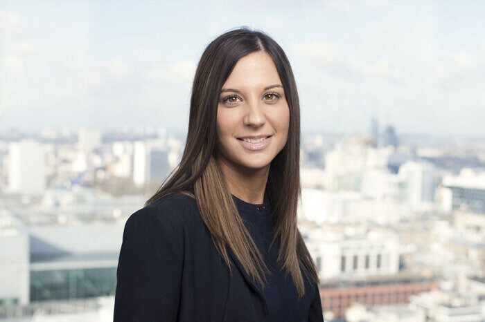 Corporate Headshots by (c) Headshot London at https://www.headshotlondon.co.uk Portrait photo of a woman