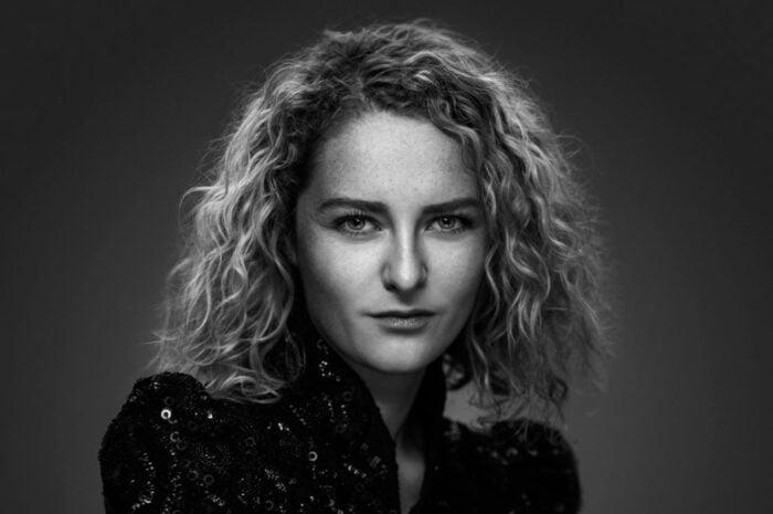 Black and White Headshot (c) Headshot London at https://www.headshotlondon.co.uk Black and white portrait photo of a woman