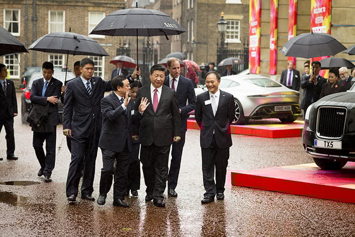 Xi Jinping at St James' Palace London show with a Leica M10
