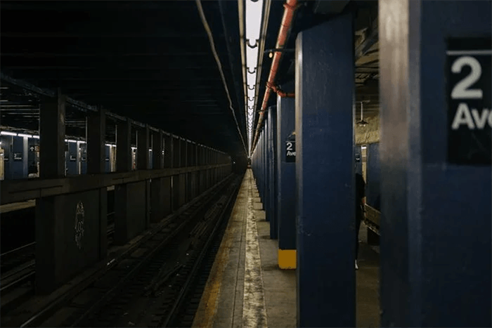 Matthew McNully (Unsplash.com) Subway tunnel vanishing point