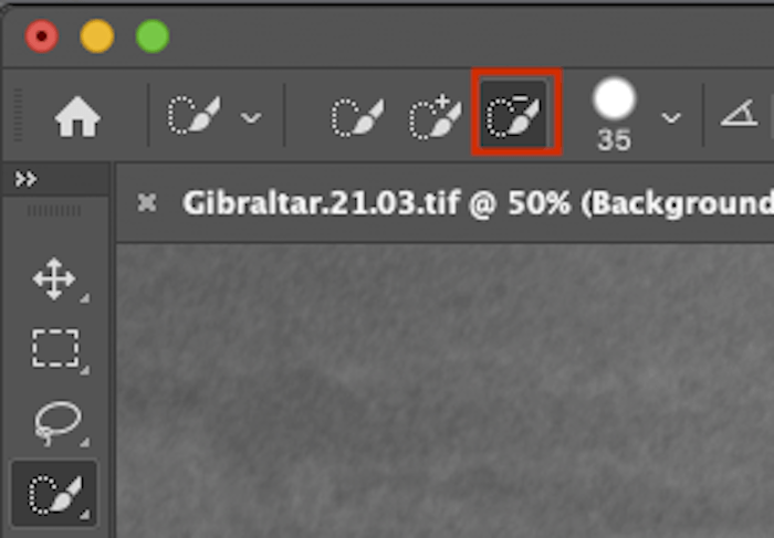 An open image editing software interface, with a focus on the process of selecting an object within the photo.