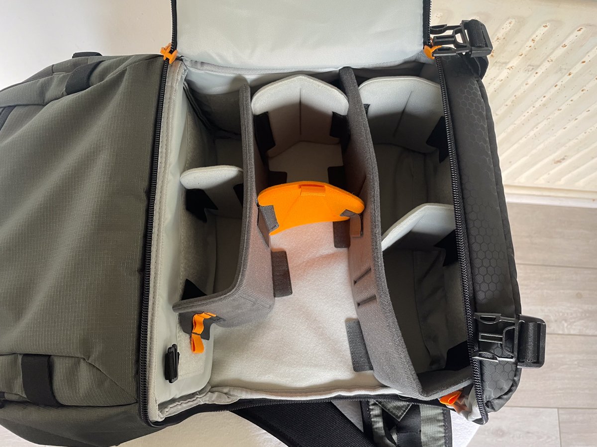 Lowepro FastPack camera compartment