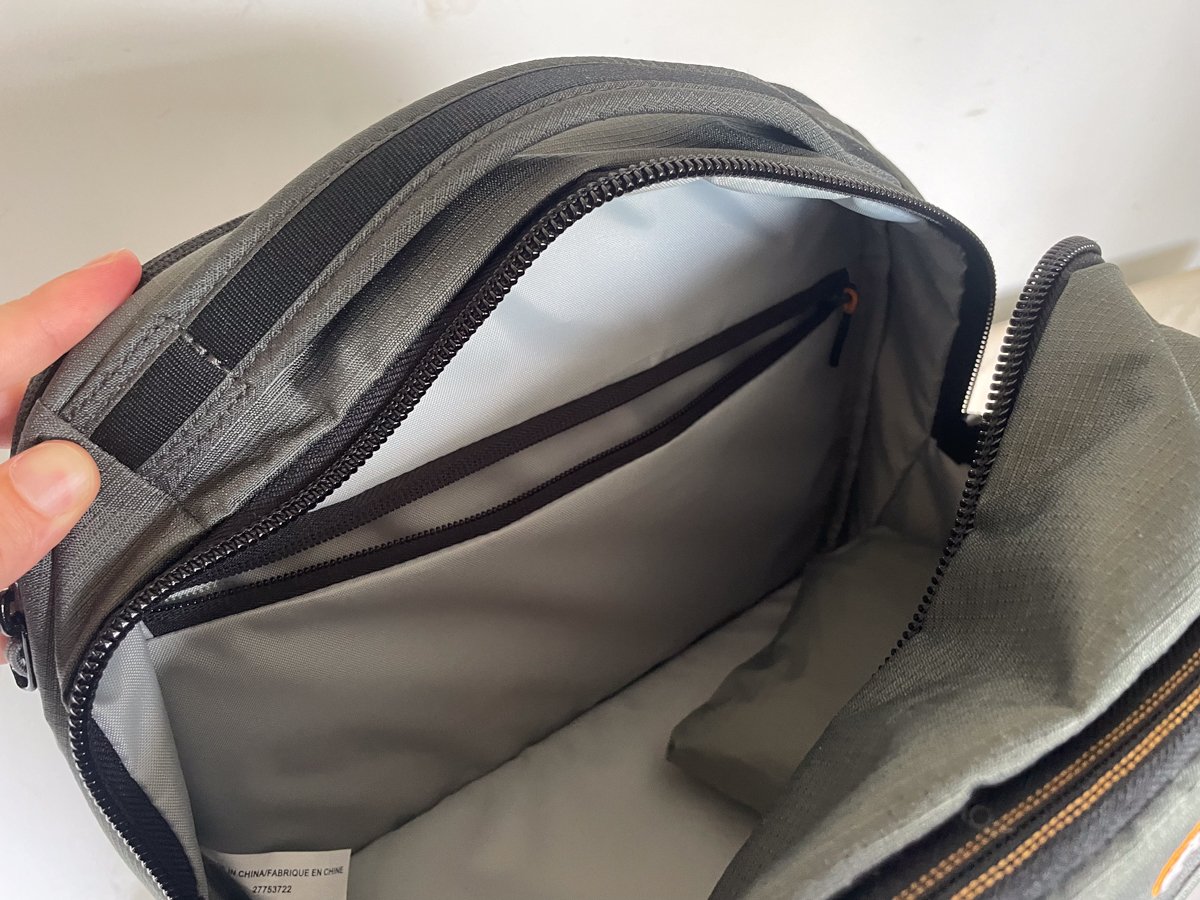 Lowepro FastPack inside pocket
