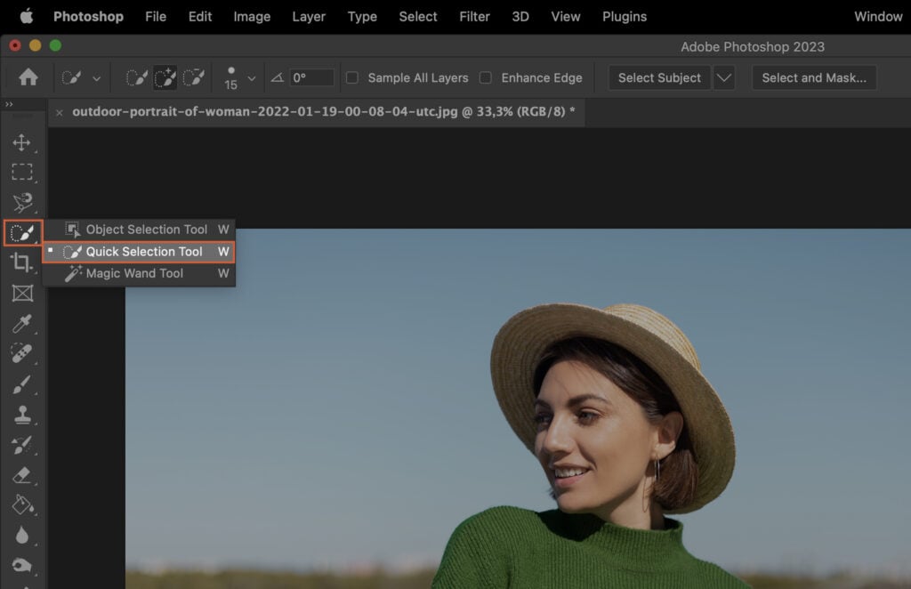 A woman is smiling and appears to be looking at the camera, with the software interface visible around her.
