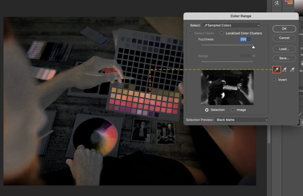 A graphic editing software, where a photo is being edited on the right side of the screen, displaying various tools and options.