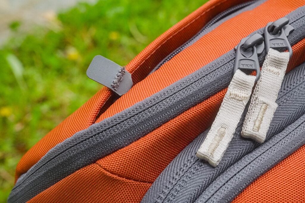 Zips of the Nomatic Luma Camera Pack