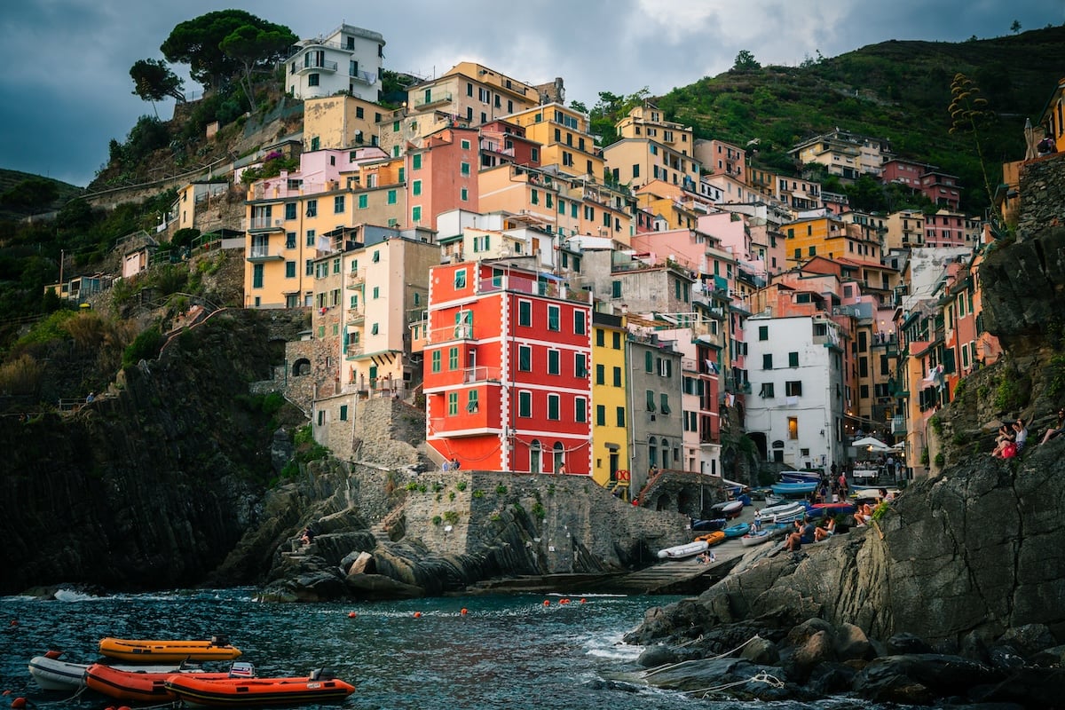 Photograph of a costal town with a large dark vignette