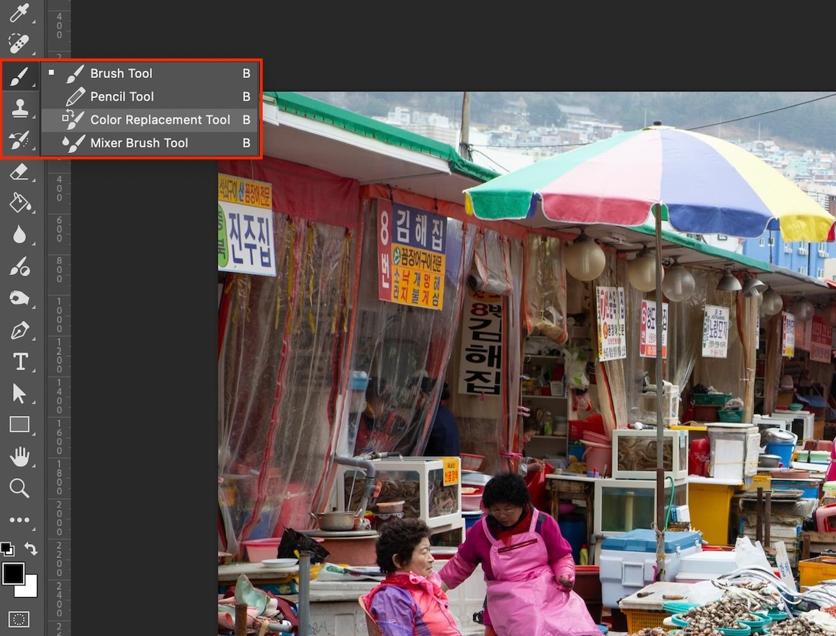 screenshot of photoshop highlighting color replacement tool