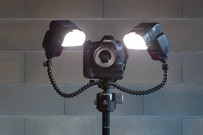 podwójna lampa błyskowa skonfigurowana w aparacie Canon