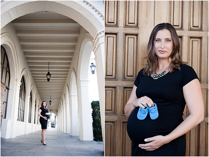 Foto bersalin yang indah diptych dari seorang wanita hamil dalam gaun hitam ramping, memegang sepatu bot bayi biru