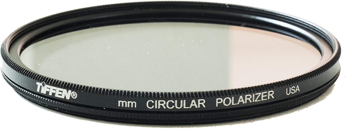 Un filtre polarisant circulaire pour objectif d'appareil photo Tiffen