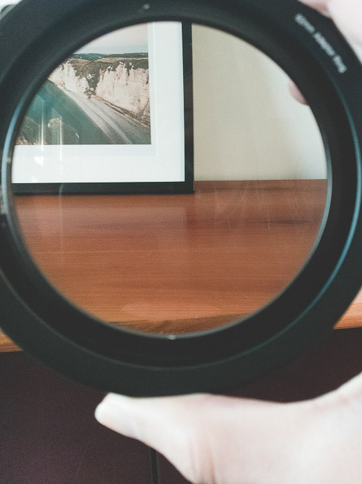 Un Filtro CPL para cámaras con el máximo efecto en los reflejos de la madera