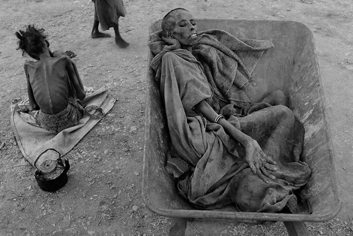 Fome na Somália - James Nachtwey (1992) - imagens polêmicas 