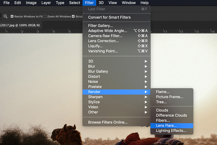 Screenshot laat zien hoe het lens flare filter wordt toegepast in Photoshop