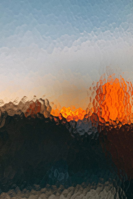 Foto abstrata atmosférica através de vidro