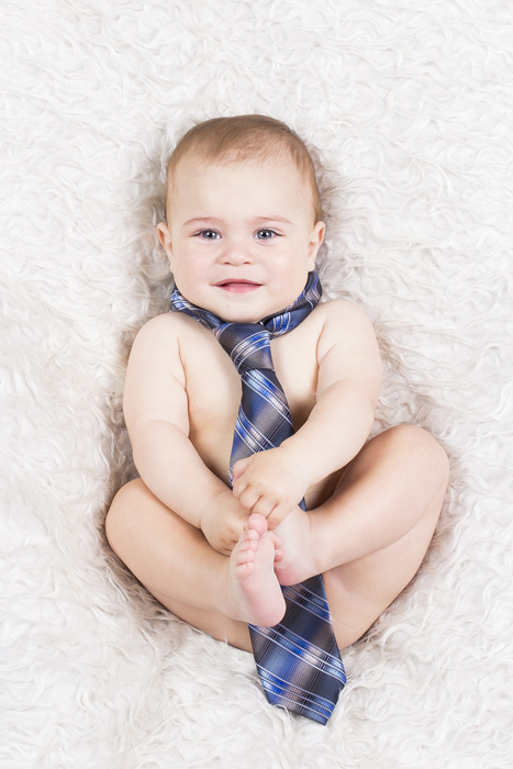 foto bayi laki-laki berdasi biru