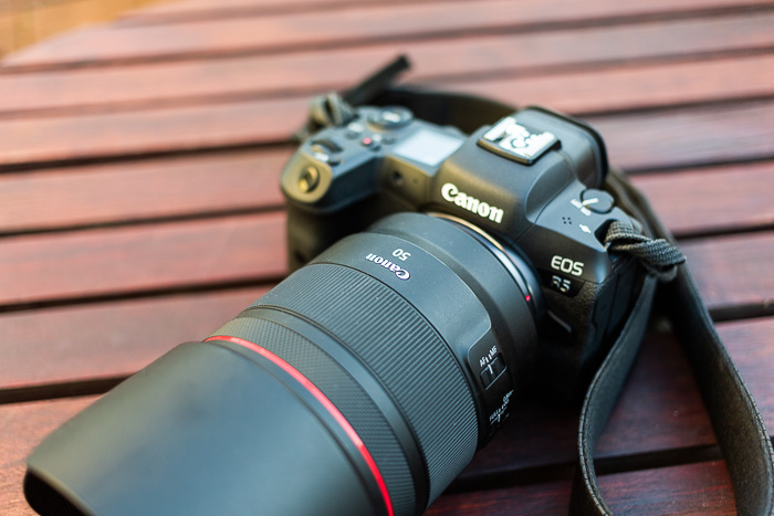 Imagem de lente sem espelho Canon RF 50 mm f / 1.2L USM na Canon EOS R5