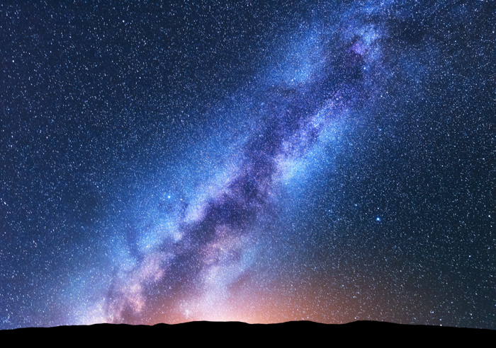 Imagem astrofotográfica incrível da textura das estrelas e da Via Láctea
