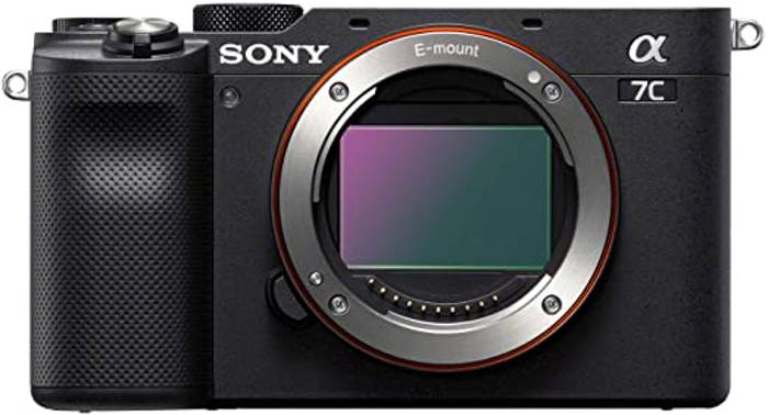 uma imagem de uma câmera de viagem Sony Alpha 7C